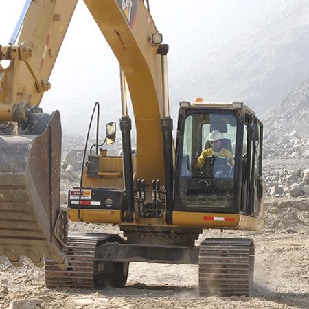 Operación y Mantenimiento de Equipo Pesado (Excavadora y Cargador frontal)